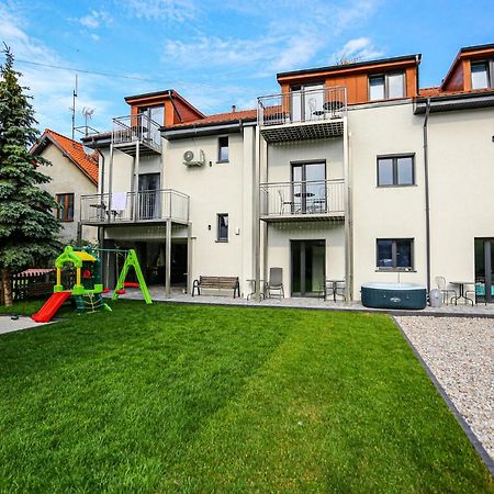 Apart Baltyk Pokoje & Apartamenty Łeba Extérieur photo