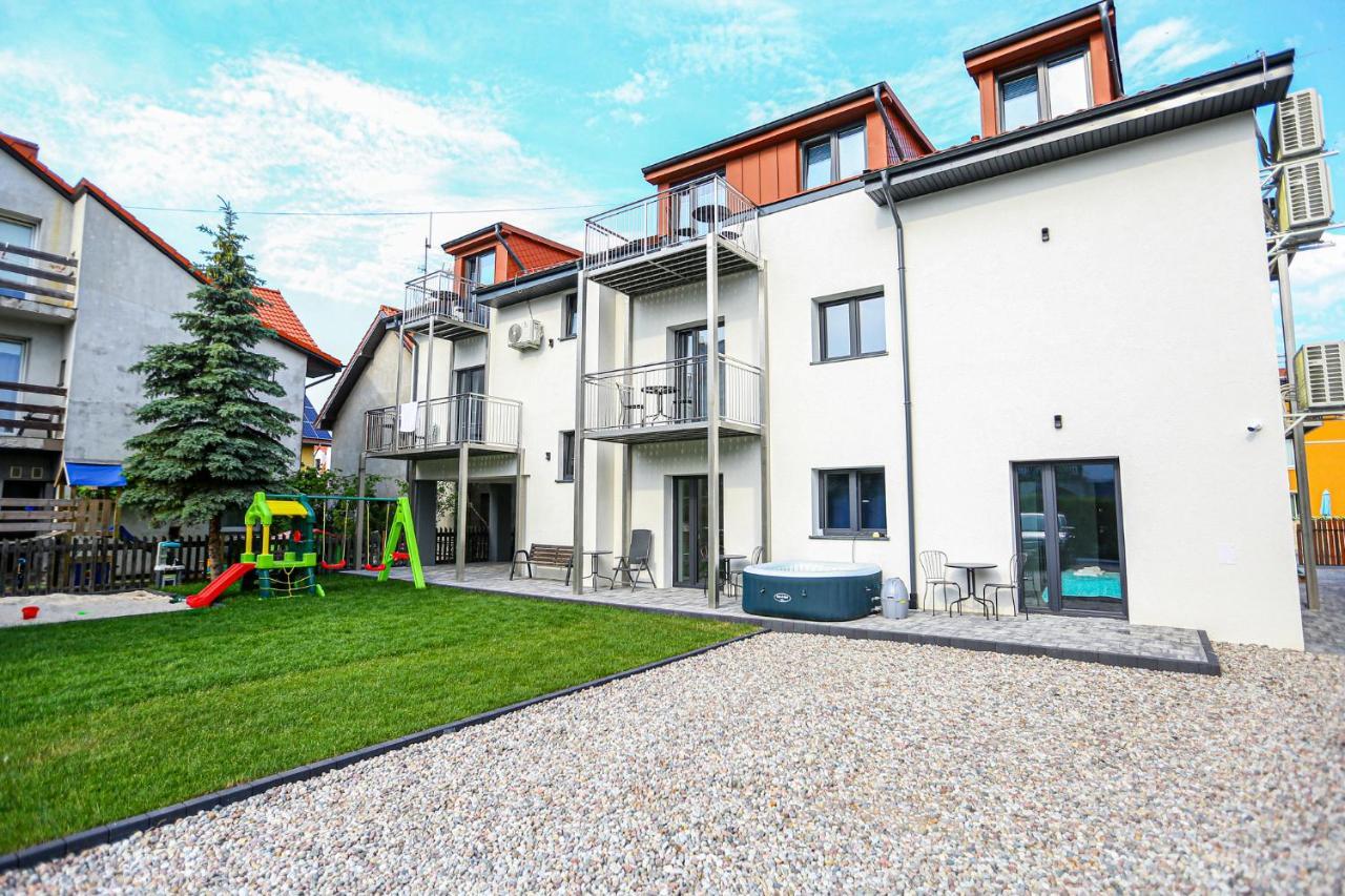 Apart Baltyk Pokoje & Apartamenty Łeba Extérieur photo