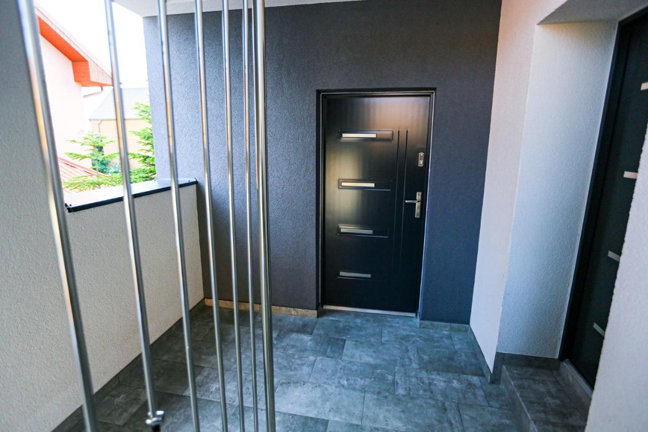 Apart Baltyk Pokoje & Apartamenty Łeba Extérieur photo