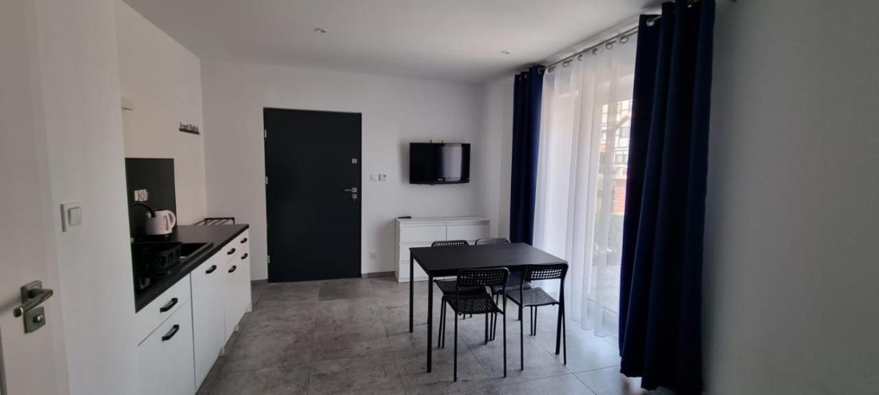 Apart Baltyk Pokoje & Apartamenty Łeba Extérieur photo